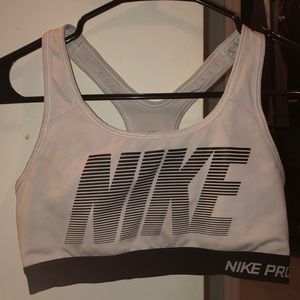 Nike pro Bra. Gently used. Size M